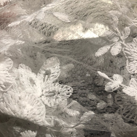 Lace blouse with dramatic sleeves. KM by Katherine - Picture 8 of 9